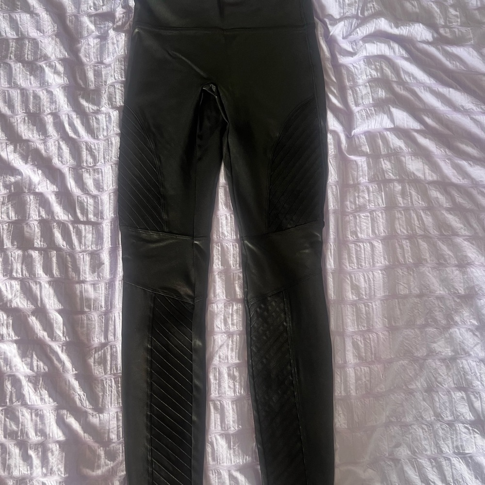 SPANX Charcoal Faux Leather Leggings NEW size SP soft smooth comfortable